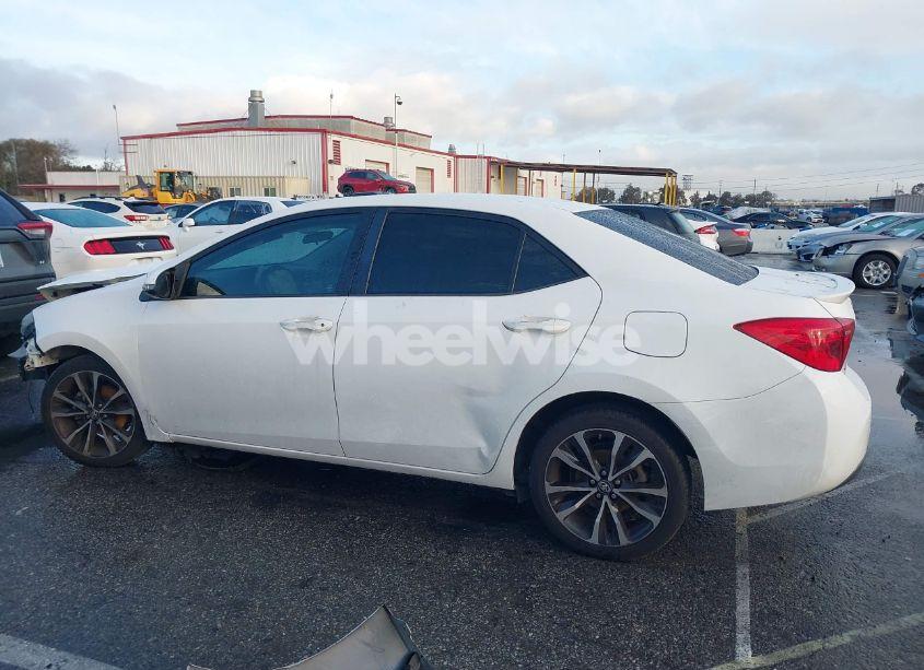 Photo 15 of 2017 Toyota Corolla SE (VIN 5YFBURHE9HP677292)