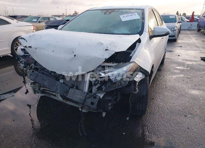 Photo 2 of 2017 Toyota Corolla SE (VIN 5YFBURHE9HP677292)