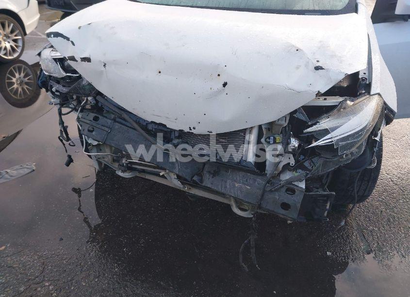 Photo 6 of 2017 Toyota Corolla SE (VIN 5YFBURHE9HP677292)