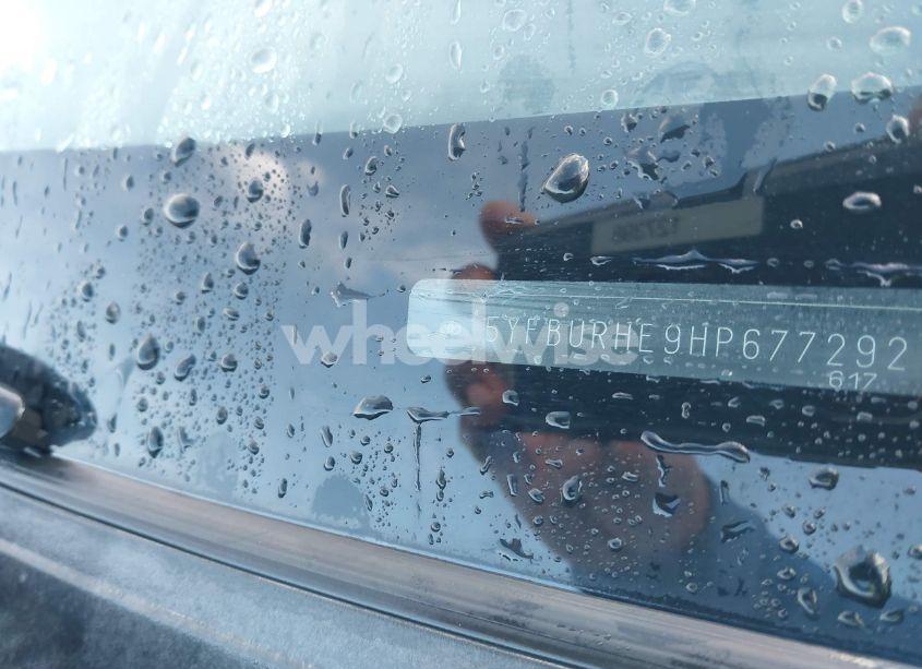 Photo 9 of 2017 Toyota Corolla SE (VIN 5YFBURHE9HP677292)