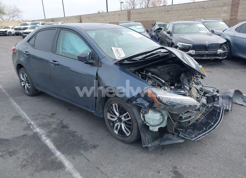 2017 Toyota Corolla LE (VIN 5YFBURHE9HP686686) main photo