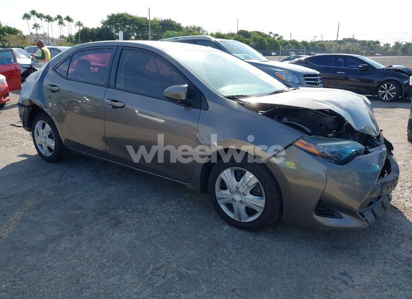 2017 Toyota Corolla LE (VIN 5YFBURHE9HP689524) main photo