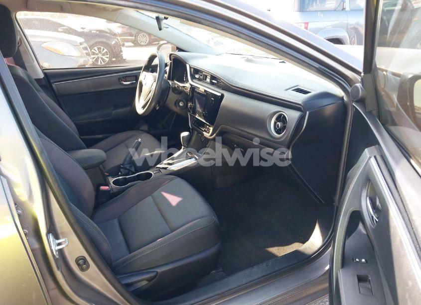 Photo 5 of 2017 Toyota Corolla LE (VIN 5YFBURHE9HP689524)