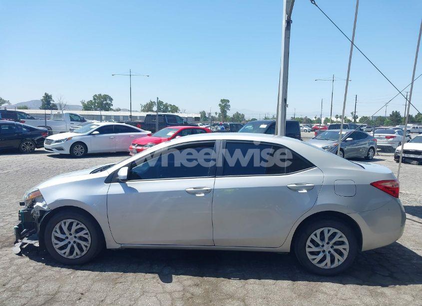 Photo 14 of 2017 Toyota Corolla L/LE/SE/SE SPECIAL EDITION/XLE/XSE (VIN 5YFBURHE9HP696053)