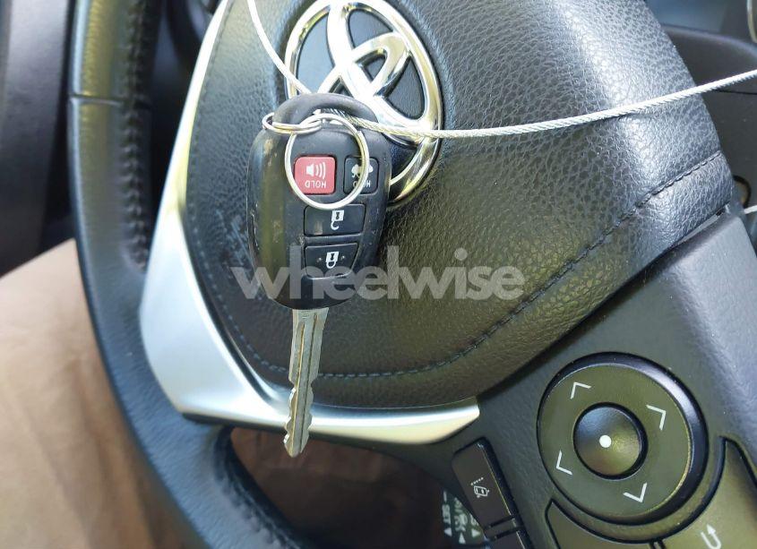 Photo 11 of 2017 Toyota Corolla SE (VIN 5YFBURHE9HP708587)