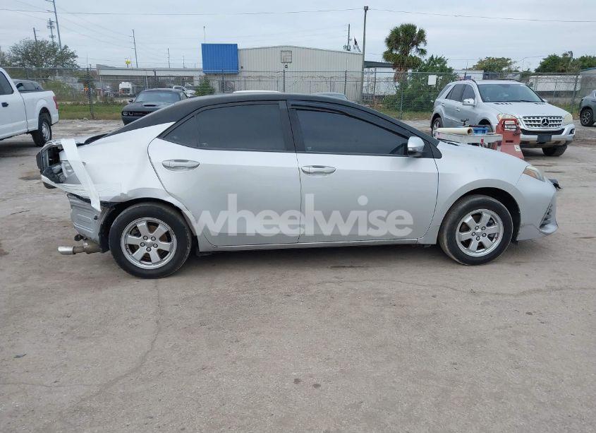 Photo 13 of 2017 Toyota Corolla L/LE/XLE/SE/XSE (VIN 5YFBURHE9HP714731)