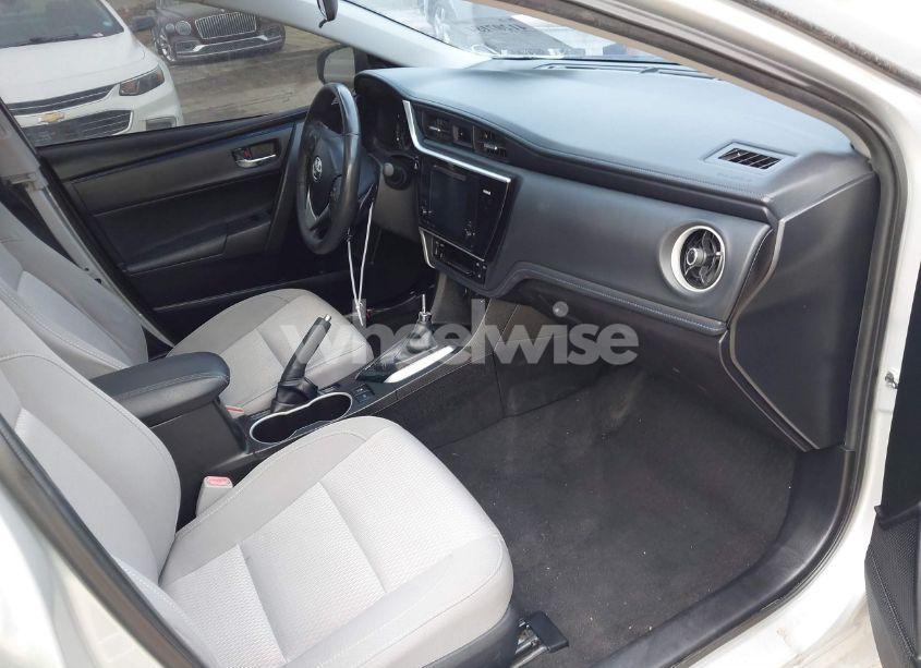 Photo 5 of 2017 Toyota Corolla L/LE/XLE/SE/XSE (VIN 5YFBURHE9HP714731)