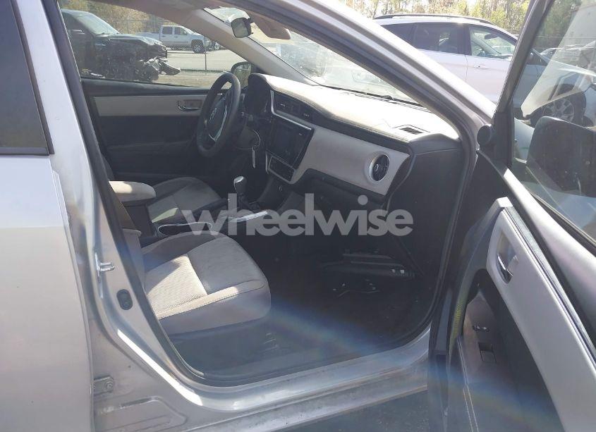 Photo 5 of 2017 Toyota Corolla LE (VIN 5YFBURHE9HP726250)