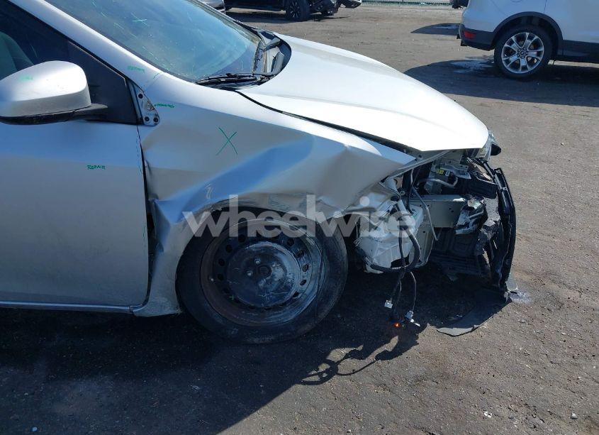 Photo 6 of 2017 Toyota Corolla LE (VIN 5YFBURHE9HP726250)