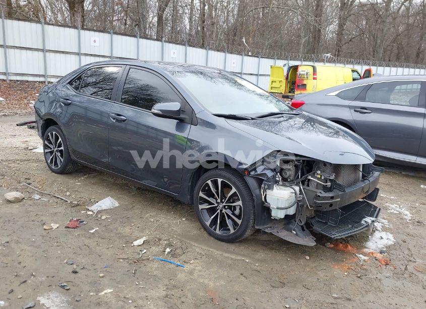 2017 Toyota Corolla SE (VIN 5YFBURHE9HP730699) main photo