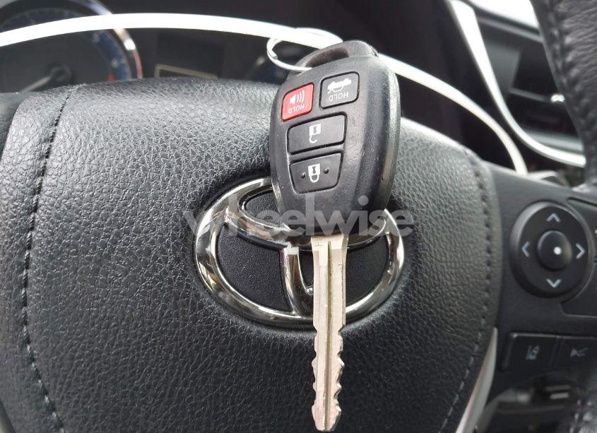 Photo 11 of 2017 Toyota Corolla SE (VIN 5YFBURHE9HP730699)