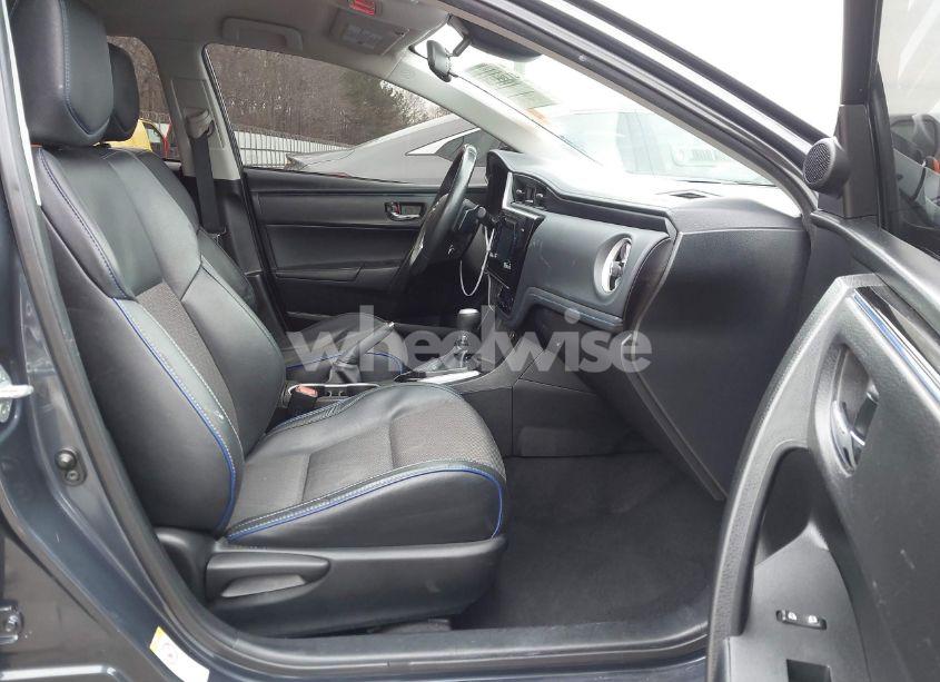 Photo 5 of 2017 Toyota Corolla SE (VIN 5YFBURHE9HP730699)