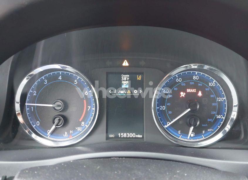 Photo 7 of 2017 Toyota Corolla SE (VIN 5YFBURHE9HP730699)