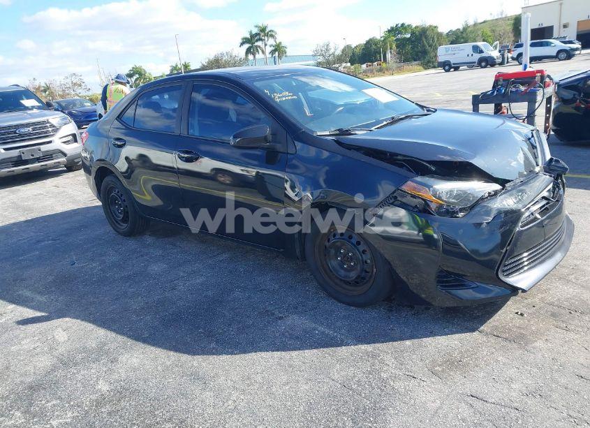 2017 Toyota Corolla LE (VIN 5YFBURHE9HP731402) main photo