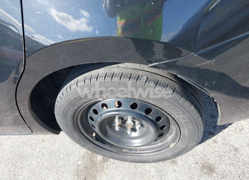 Photo 17 of 2017 Toyota Corolla LE (VIN 5YFBURHE9HP731402)