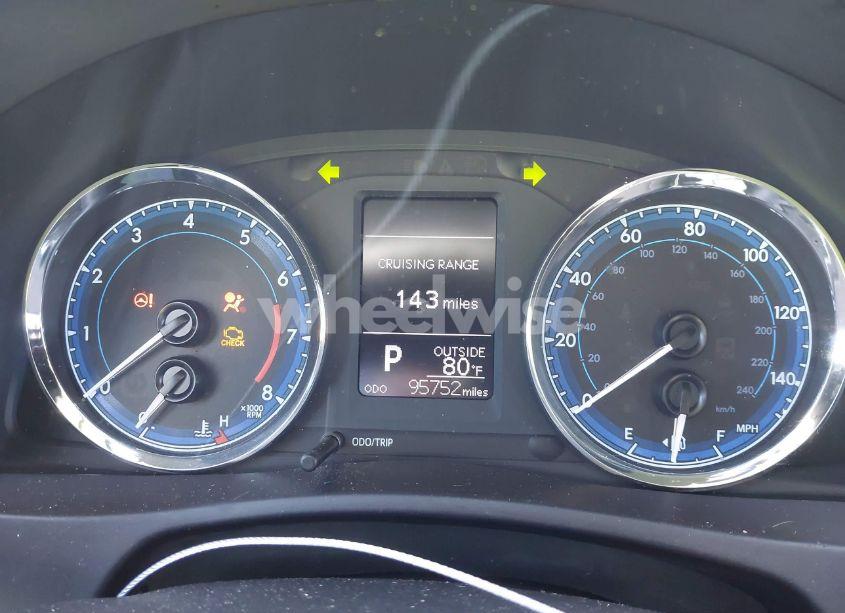 Photo 7 of 2017 Toyota Corolla LE (VIN 5YFBURHE9HP731402)