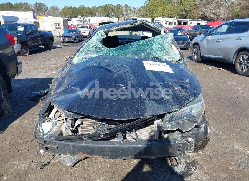 Photo 13 of 2018 Toyota Corolla LE (VIN 5YFBURHE9JP760985)