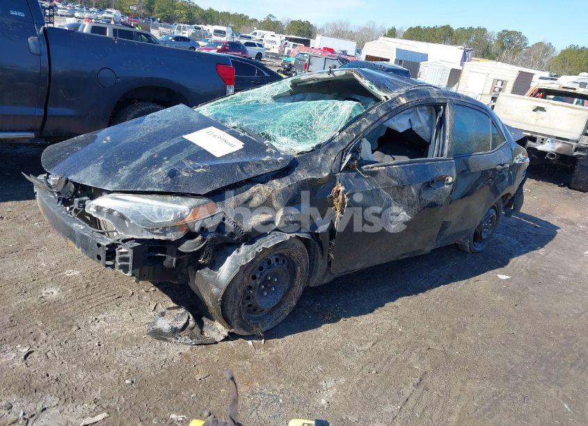 Photo 2 of 2018 Toyota Corolla LE (VIN 5YFBURHE9JP760985)