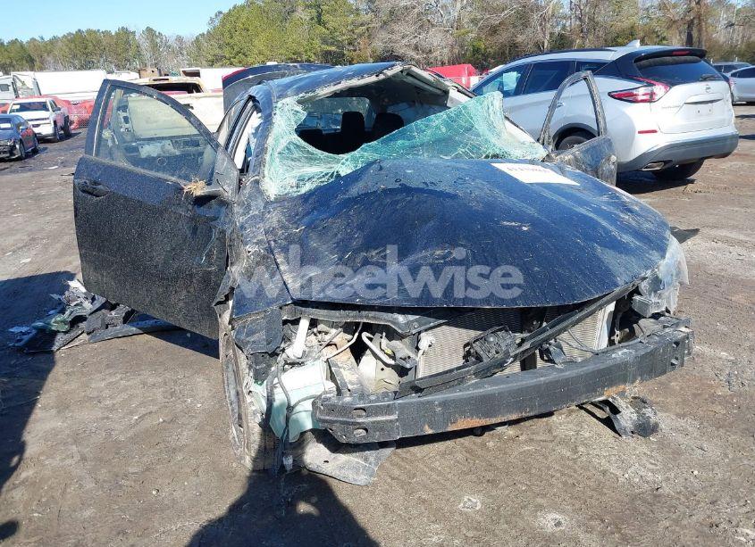 Photo 6 of 2018 Toyota Corolla LE (VIN 5YFBURHE9JP760985)