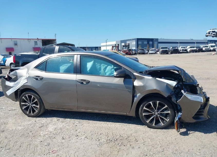 Photo 13 of 2018 Toyota Corolla XSE (VIN 5YFBURHE9JP762882)