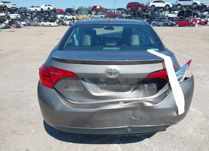 Photo 16 of 2018 Toyota Corolla XSE (VIN 5YFBURHE9JP762882)
