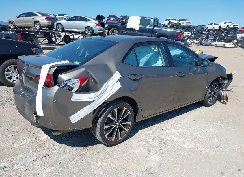 Photo 4 of 2018 Toyota Corolla XSE (VIN 5YFBURHE9JP762882)