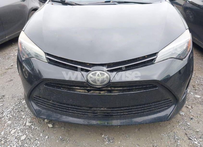 Photo 12 of 2018 Toyota Corolla LE (VIN 5YFBURHE9JP765393)