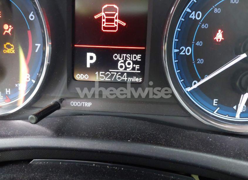 Photo 15 of 2018 Toyota Corolla LE (VIN 5YFBURHE9JP765393)