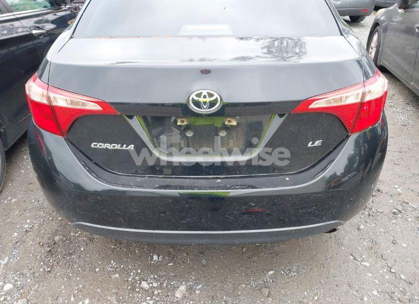Photo 16 of 2018 Toyota Corolla LE (VIN 5YFBURHE9JP765393)