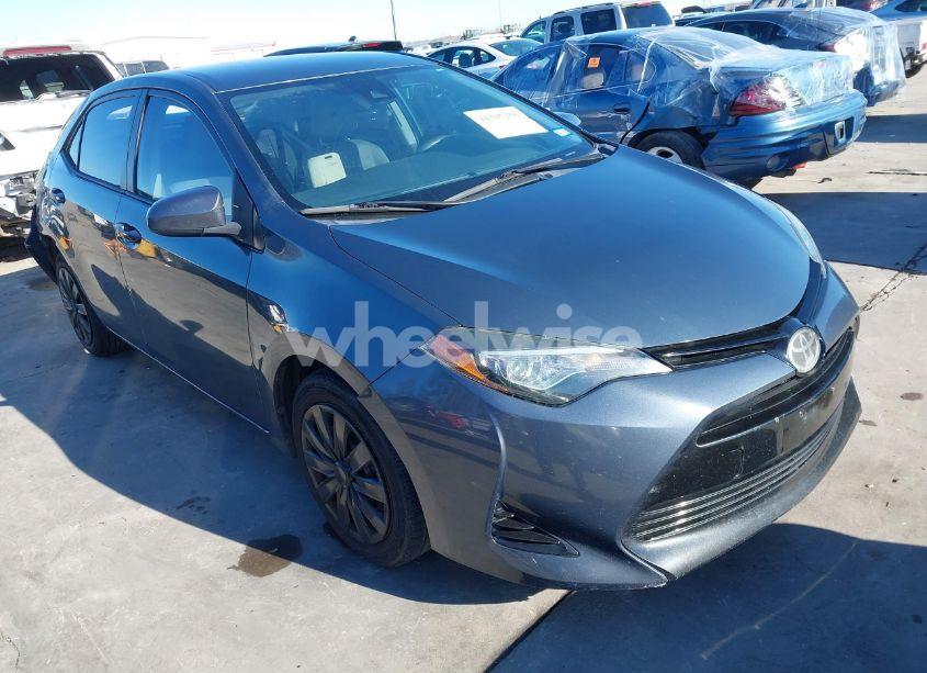 2018 Toyota Corolla LE (VIN 5YFBURHE9JP784199) main photo