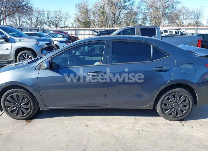 Photo 14 of 2018 Toyota Corolla LE (VIN 5YFBURHE9JP784199)