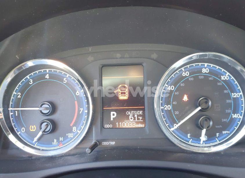 Photo 15 of 2018 Toyota Corolla LE (VIN 5YFBURHE9JP784199)