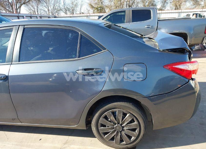 Photo 18 of 2018 Toyota Corolla LE (VIN 5YFBURHE9JP784199)