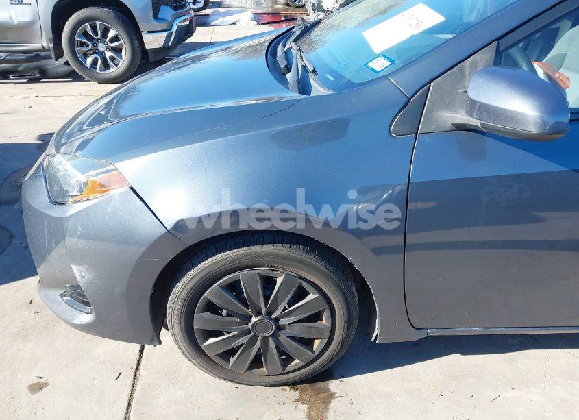 Photo 19 of 2018 Toyota Corolla LE (VIN 5YFBURHE9JP784199)