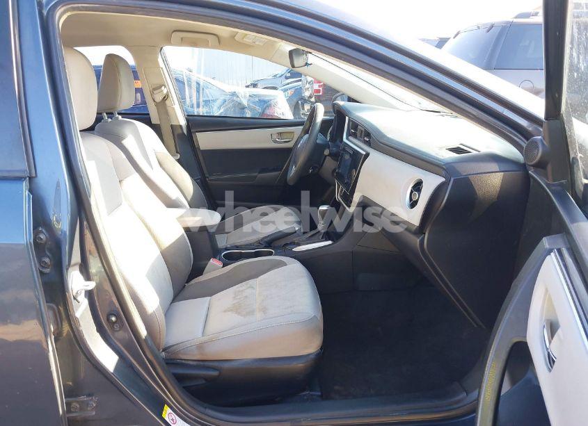 Photo 5 of 2018 Toyota Corolla LE (VIN 5YFBURHE9JP784199)