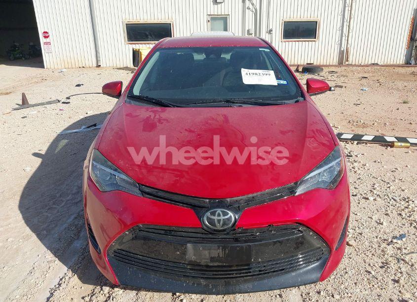 Photo 12 of 2018 Toyota Corolla LE (VIN 5YFBURHE9JP790181)