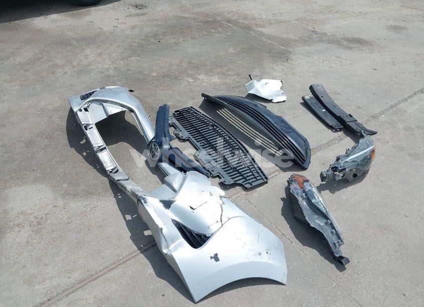 Photo 12 of 2018 Toyota Corolla LE (VIN 5YFBURHE9JP793419)