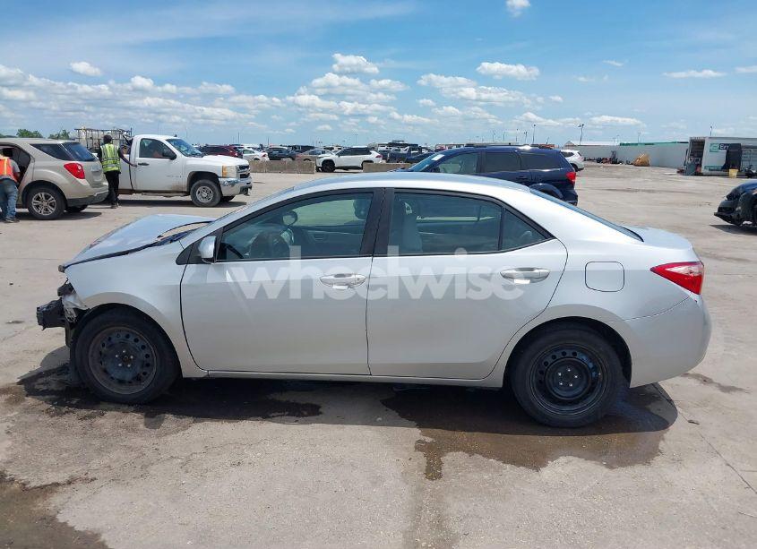Photo 15 of 2018 Toyota Corolla LE (VIN 5YFBURHE9JP793419)