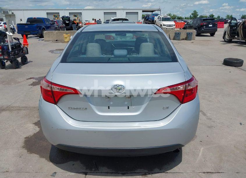 Photo 17 of 2018 Toyota Corolla LE (VIN 5YFBURHE9JP793419)