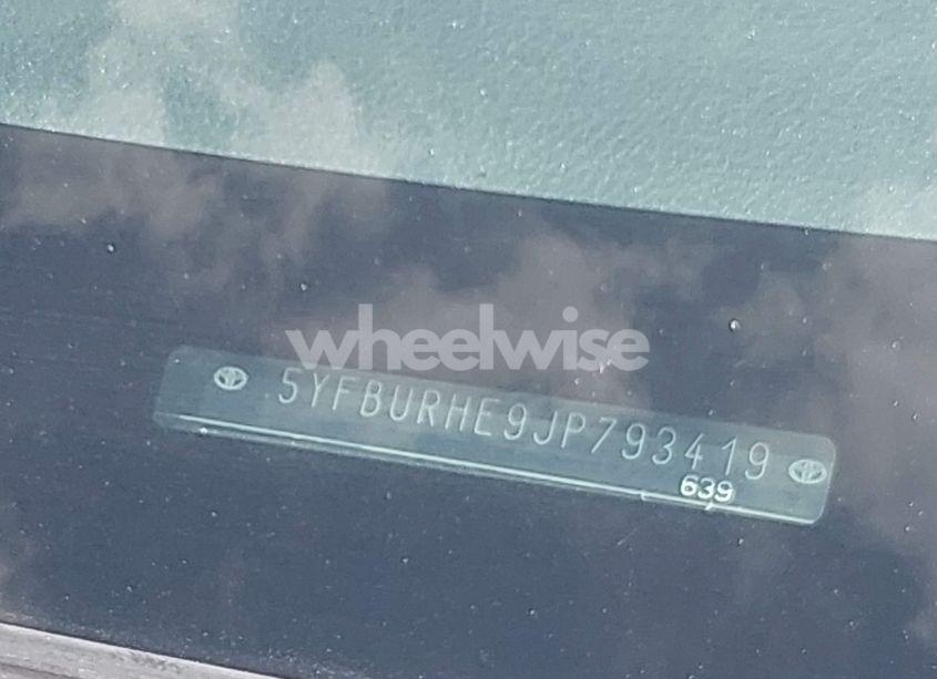 Photo 18 of 2018 Toyota Corolla LE (VIN 5YFBURHE9JP793419)