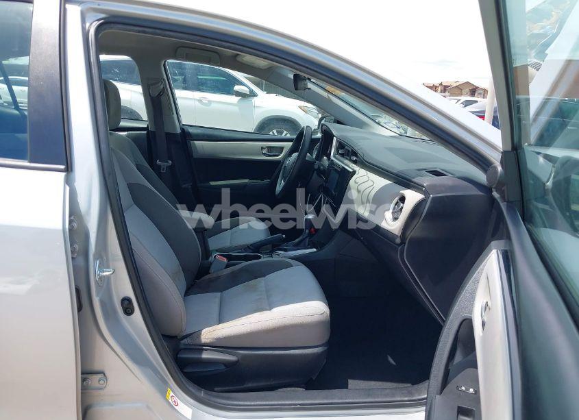 Photo 5 of 2018 Toyota Corolla LE (VIN 5YFBURHE9JP793419)