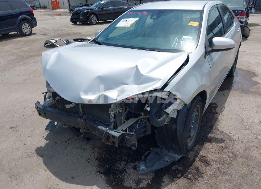 Photo 6 of 2018 Toyota Corolla LE (VIN 5YFBURHE9JP793419)