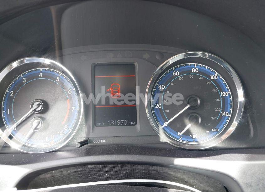 Photo 7 of 2018 Toyota Corolla LE (VIN 5YFBURHE9JP793419)