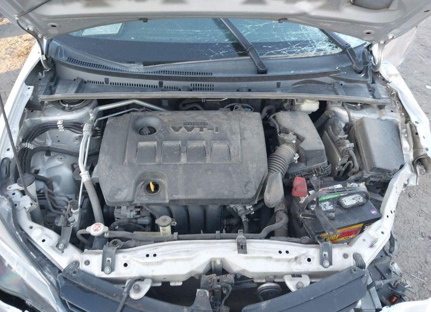 Photo 10 of 2018 Toyota Corolla LE (VIN 5YFBURHE9JP799348)