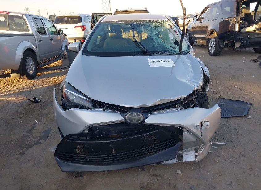 Photo 12 of 2018 Toyota Corolla LE (VIN 5YFBURHE9JP799348)