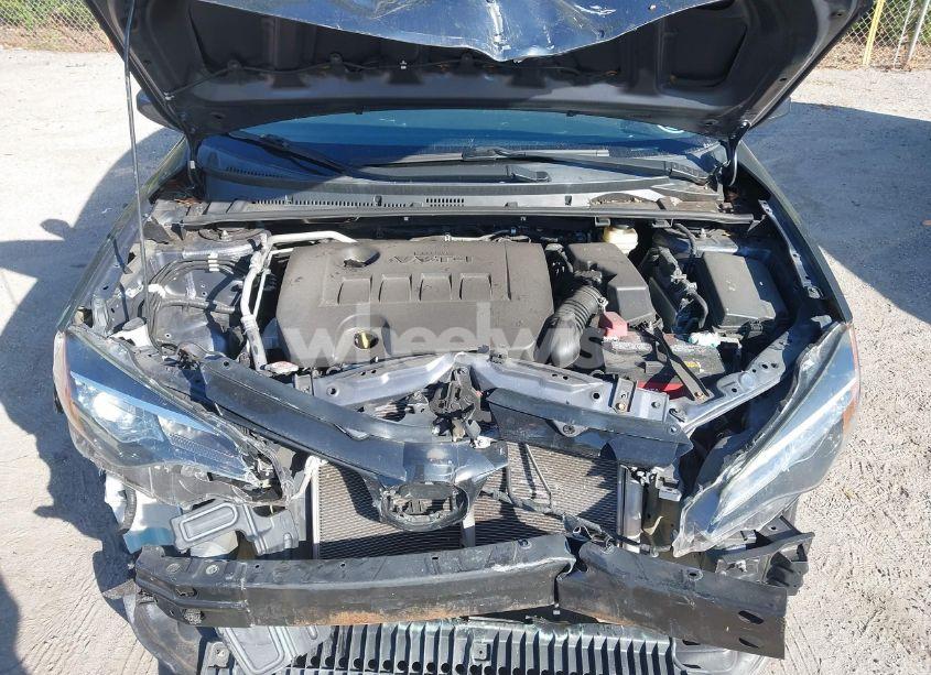 Photo 10 of 2018 Toyota Corolla LE (VIN 5YFBURHE9JP822899)