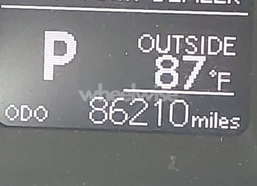 Photo 16 of 2018 Toyota Corolla LE (VIN 5YFBURHE9JP822899)