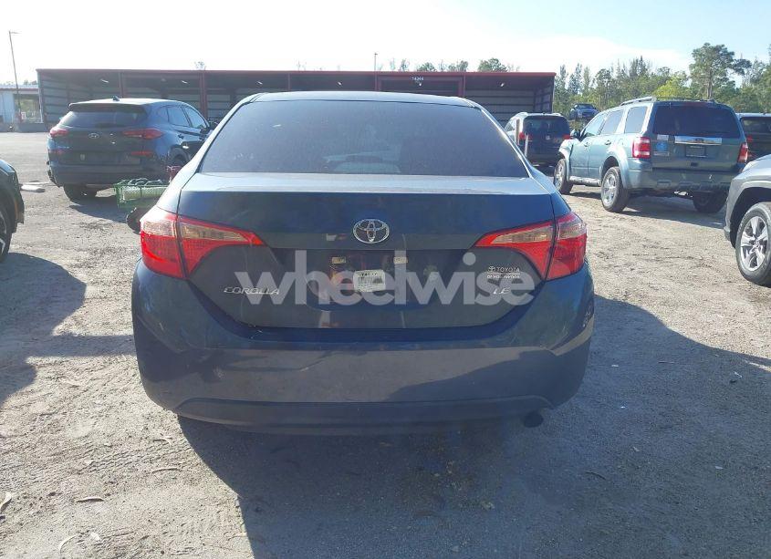 Photo 17 of 2018 Toyota Corolla LE (VIN 5YFBURHE9JP822899)