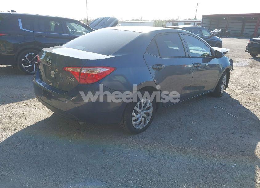 Photo 4 of 2018 Toyota Corolla LE (VIN 5YFBURHE9JP822899)