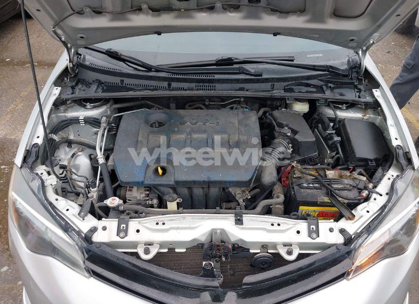 Photo 10 of 2018 Toyota Corolla LE (VIN 5YFBURHE9JP823079)